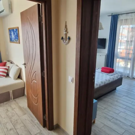 Turquoise Apartment *